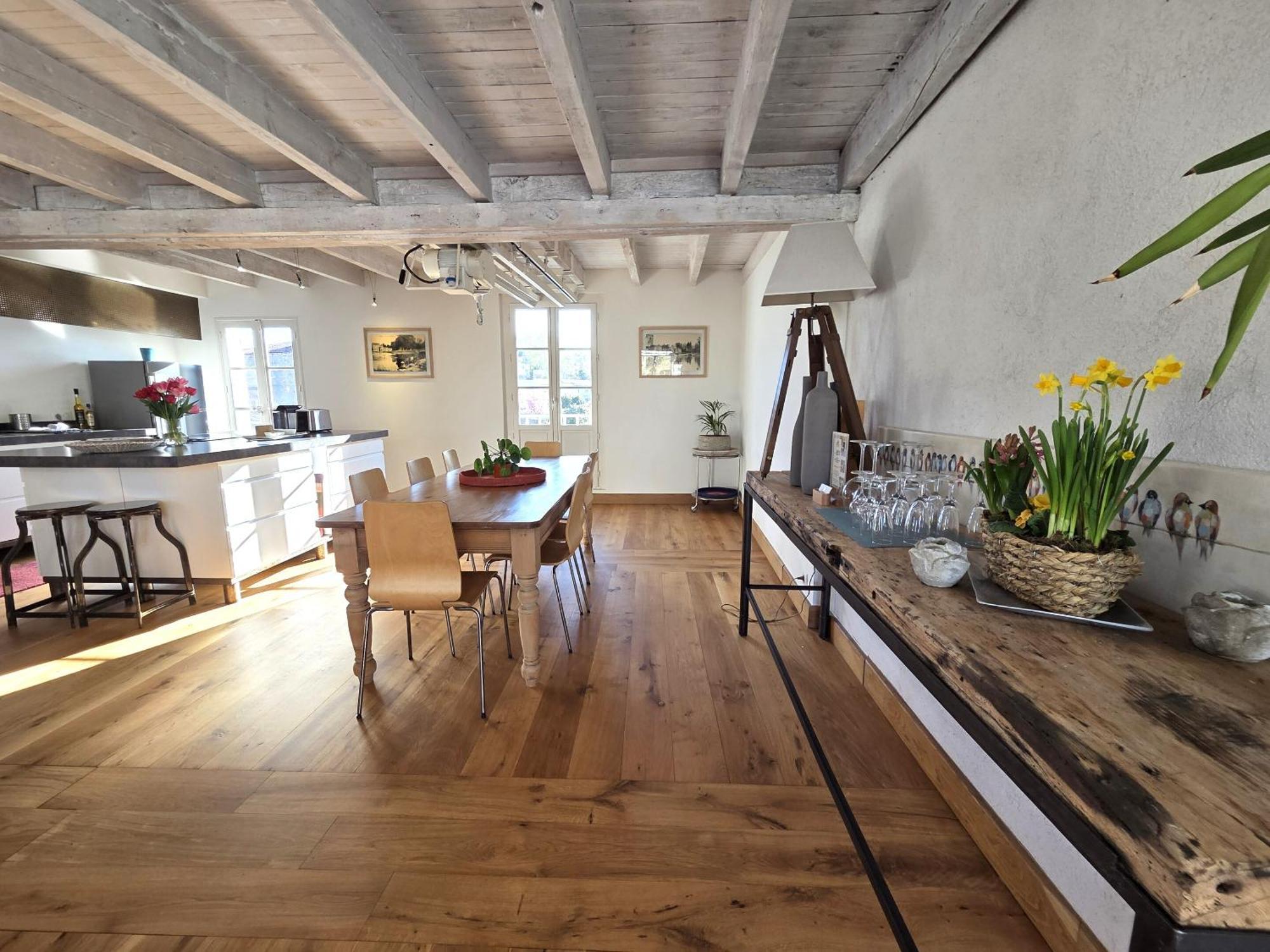 Quai 3 Loft Moderne Et Lumineux Les Pieds Dans L'Eau Apartment Jarnac Bagian luar foto