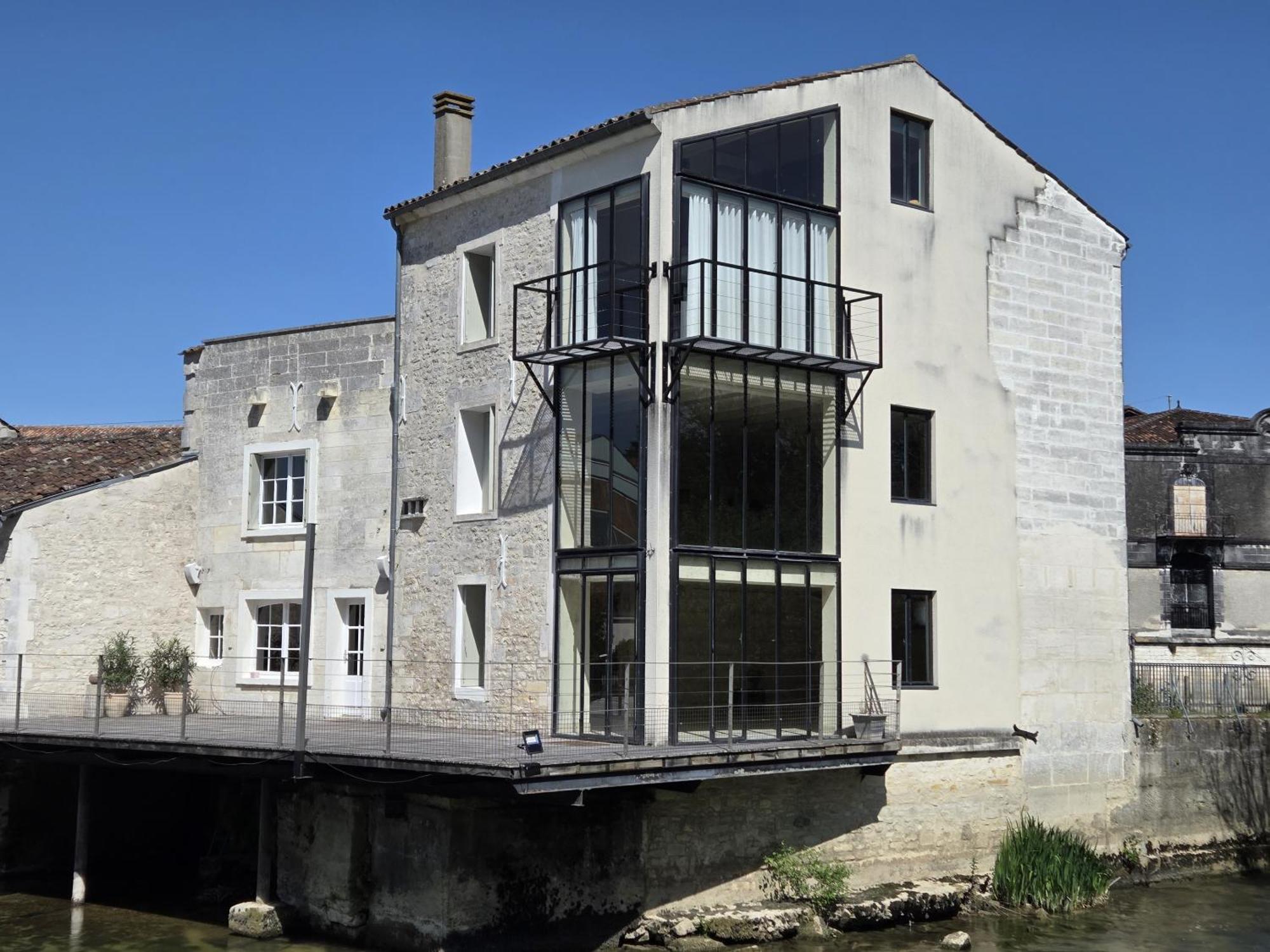 Quai 3 Loft Moderne Et Lumineux Les Pieds Dans L'Eau Apartment Jarnac Bagian luar foto